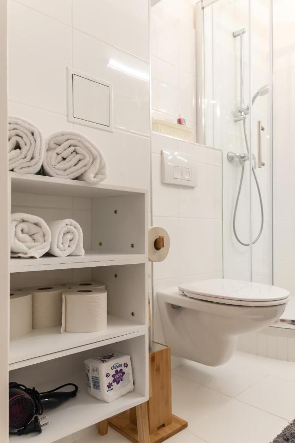 Modern, Bright Studio -Close To The Center In A Quiet Area Vienna Exterior photo