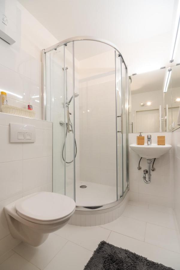 Modern, Bright Studio -Close To The Center In A Quiet Area Vienna Exterior photo
